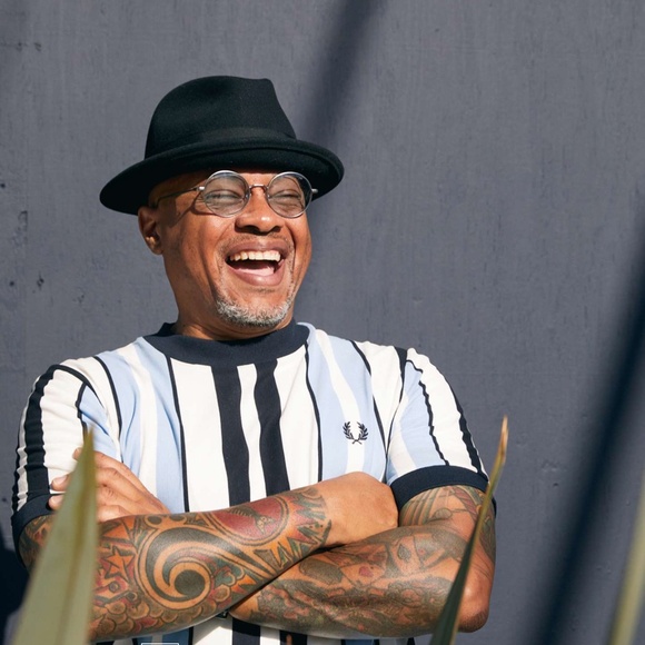 NWT Caddis Readers - Mercury in Matte Gunmetal Blue Tint Lens 0.0x magnification - Picture 5 of 9